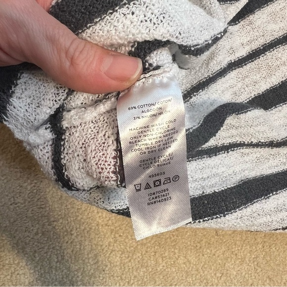 Gauzy, Beachy Striped Lou & Grey Long Sleeve Sweater Grey and White Size Small - Picture 7 of 7
